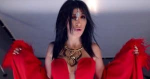 Hande Yener’e Bir Şok Daha! Şarkıcının Yeni Albümü Sansürlendi!