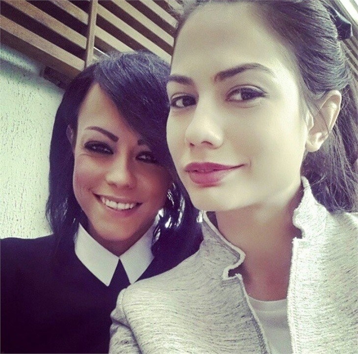 Demet Özdemir ve ablası