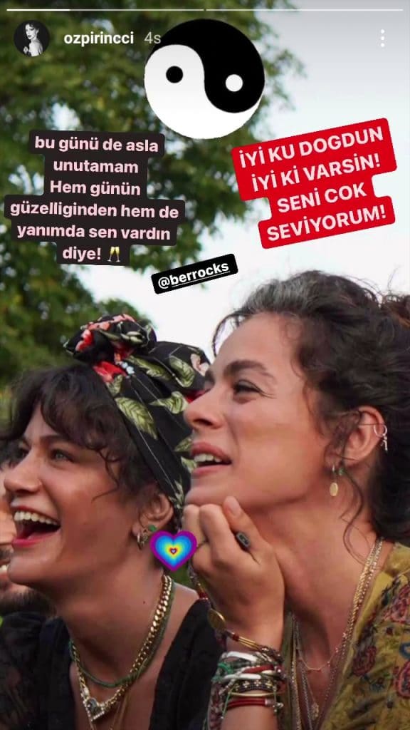 Özge Özpirinçci ve Berrak Tüzünataç