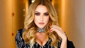 Hadise’ye Aşk Yaramış Gibi Görünüyor! Makyajsız Fotoğrafı Sosyal Medyada Olay Yarattı…