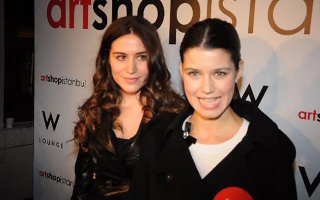 Beren Saat ve Belçim Bilgin