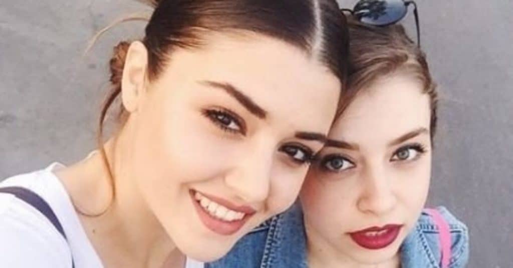 Hande Erçel ve Gamze Erçel