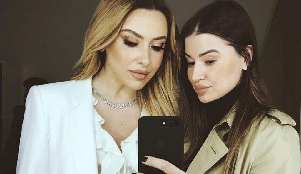 Hadise ve Derya Açıkgöz